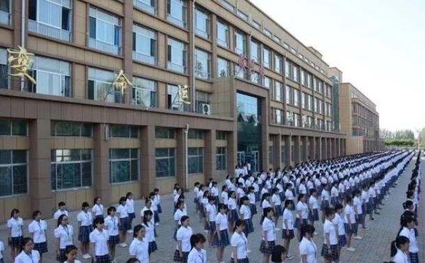 學生做操 學生做操