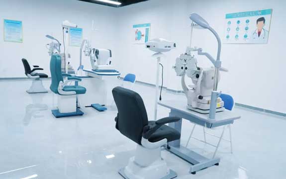 眼視光與配鏡實(shí)驗(yàn)室